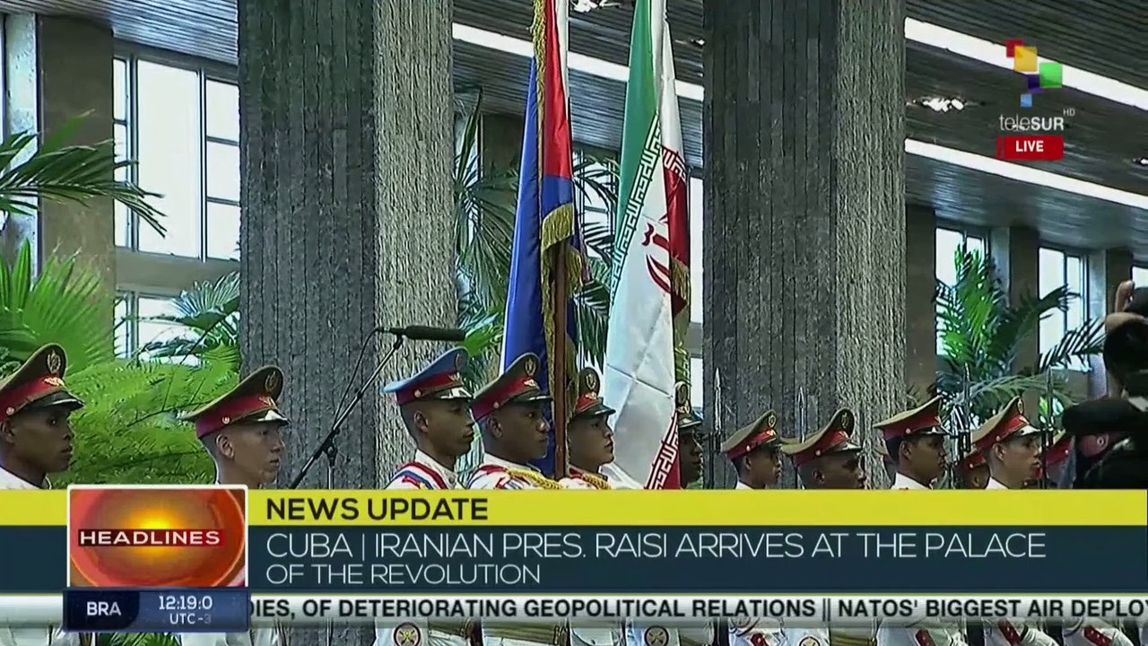 Iranian President arrives at the Palace of the Revolution