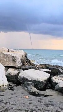 Tromba d'aria al largo di Fano