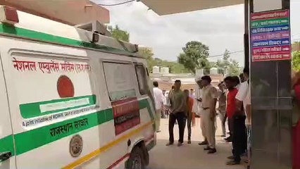 15 हजार रुपए का इनामी पकड़ा, पांव टूटा, हथियार मिला