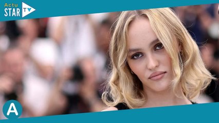 Lily-Rose Depp poitrine apparente dans l'intimité avec sa chérie pour son anniversaire !