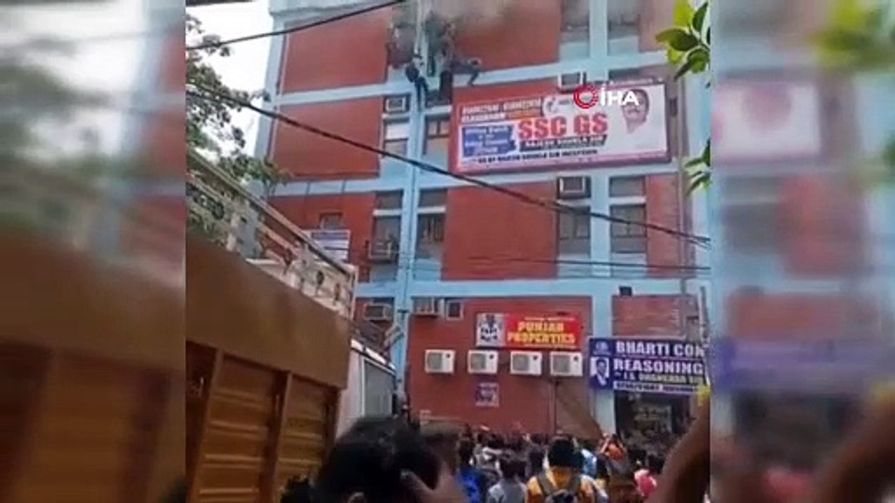 Yangından kaçmak için 3’üncü kattan atladılar