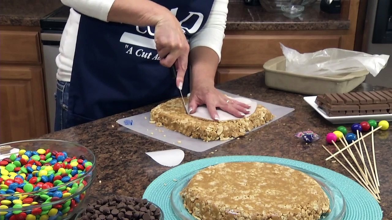 How to Make a No Bake Candy Bar Cake Kit Kat Cake