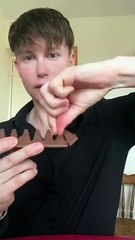 La bonne façon de manger un Toblerone