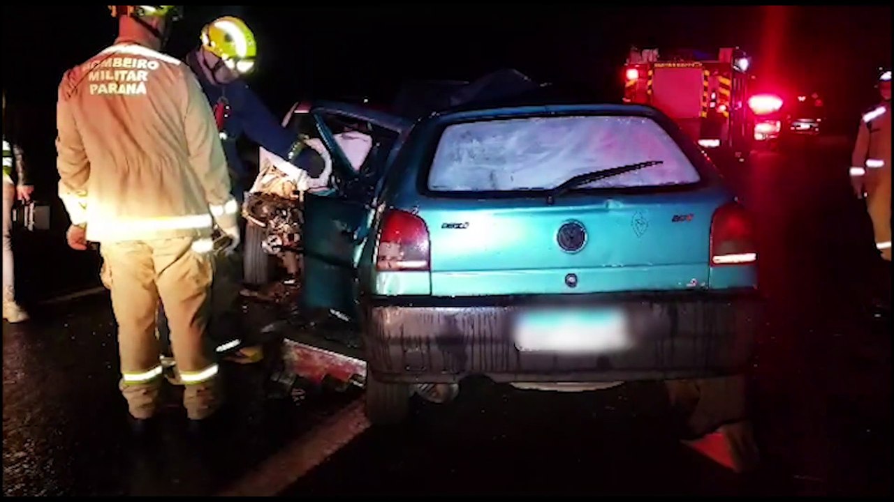 Uma pessoa morre e duas ficam feridas em colisão frontal na BR-277 em São João d'Oeste