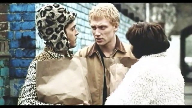 Des chambres et des couloirs Bande-annonce VF