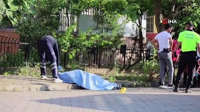 Manisa'da korkunç cinayet: Önce eski eşini sonra kendini vurdu