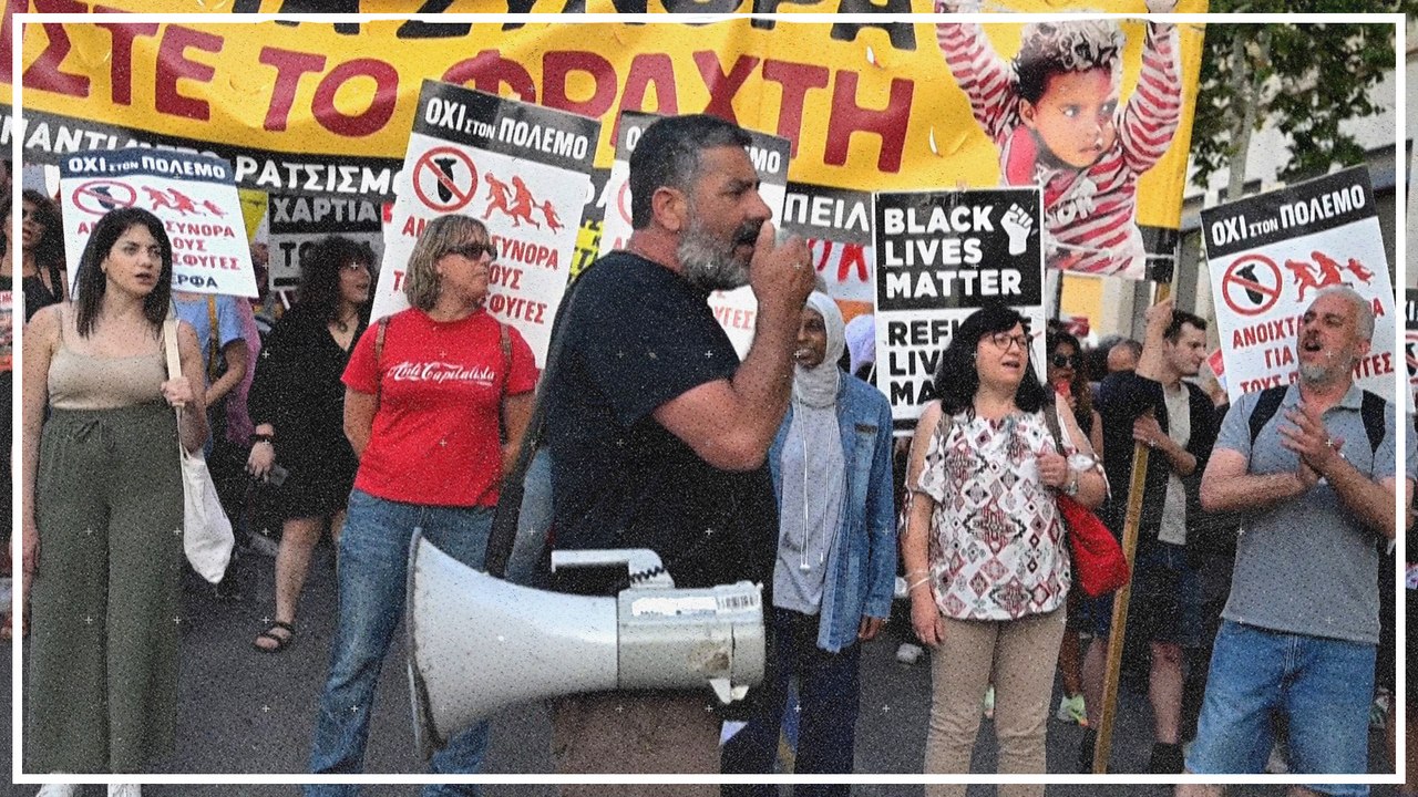 Nach Schiffsuntergang: Tausende Griechen fordern mehr Schutz für Flüchtlinge