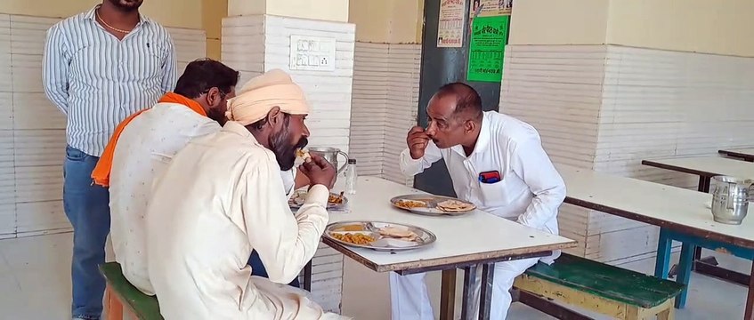 सर्वर और ओटीपी में अटक रहा किसानों व श्रमिकों का कलेवा