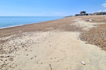Lancing Beach in the sun