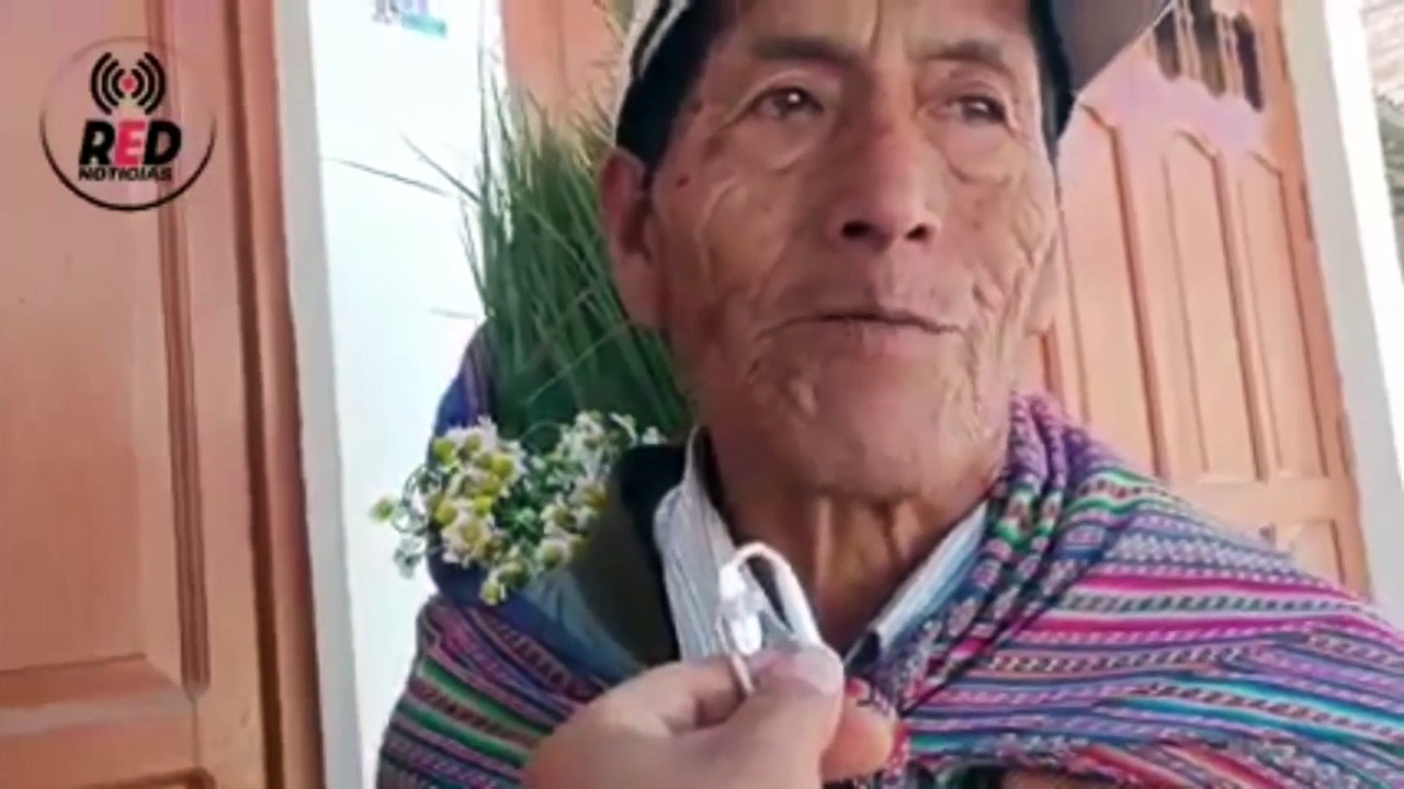 Cajamarca Septuagenario llora al contar que vende hierbas para pagar el sepelio de su esposa muerta hace 2 años