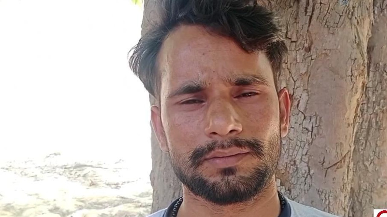 खीरी: कार पेड़ से टकराई, महिला की दर्दनाक मौत, सड़क पर खून ही खून