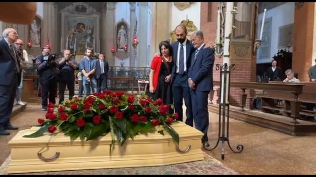 La camera ardente di Flavia Franzoni, l'addio alla moglie di Prodi