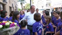 Mersin Büyükşehir Belediyesi'nin Kır Çiçekleri projesi sporcularından Babalar Günü sürprizi
