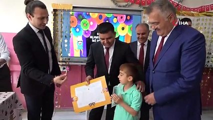 Van'da Öğrencilerin Karne Sevinci