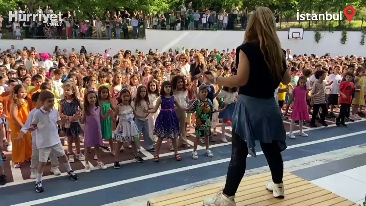 Okula dans ederek veda ettiler