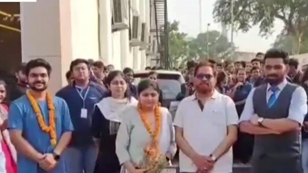 अयोध्या: आकाश बायजूस के छात्र-छात्राओं ने नीट परीक्षा में लहराया परचम