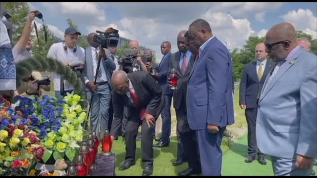 Ucraina, i leader africani in missione di pace a Bucha