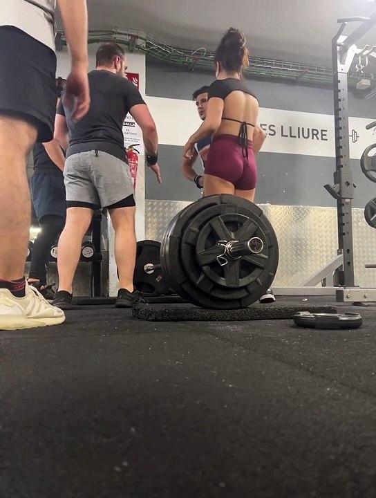 Powerlifter Passes Out After Deadlift video Dailymotion