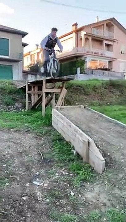 Cyclist's Ramp Stunt Fails