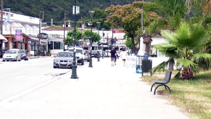 Τα έντονα καιρικά φαινόμενα δυσκολεύουν την έναρξη της καλοκαιρινής σεζόν στα Καμένα Βούρλα