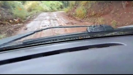 Alunos estão sem aulas há quatro dias em razão de estrada intransitável na Região da Ponte Molhada