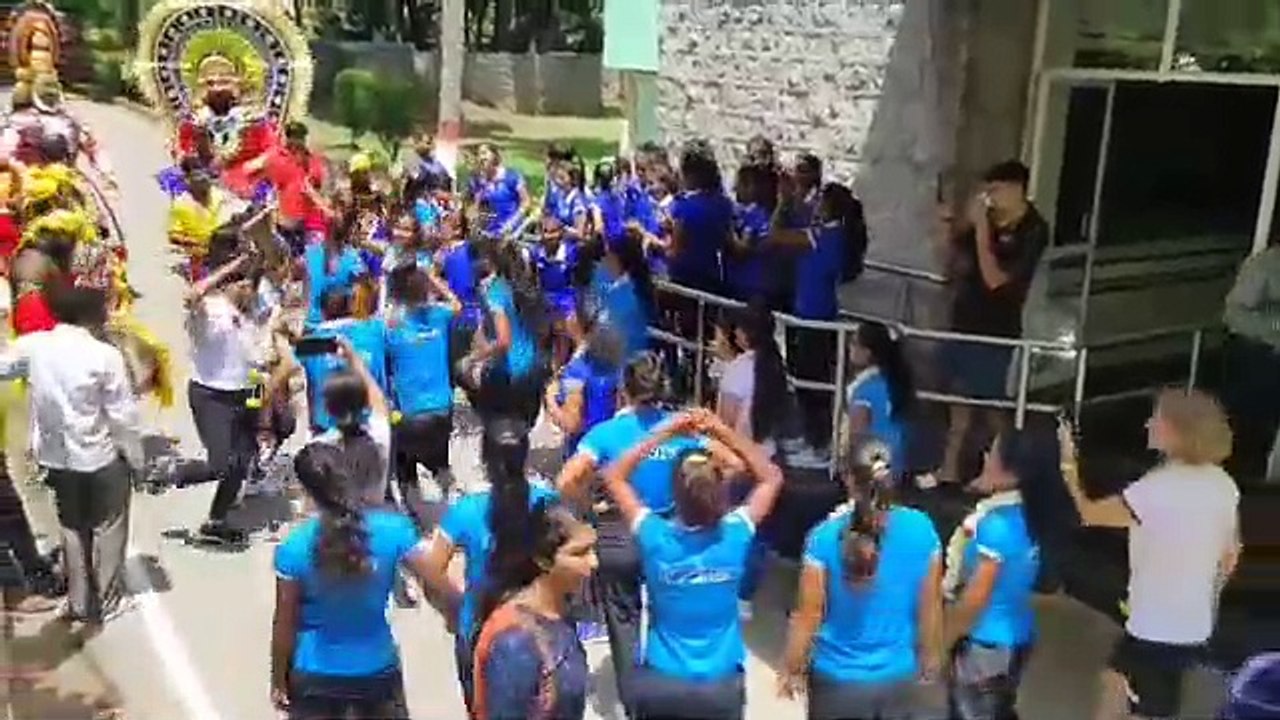 इतिहास रच लौटी जूनियर महिला हॉकी टीम का जोरदार...