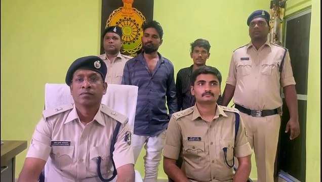 Two accused of robbing 25 thousand and caught the delinquent boy by