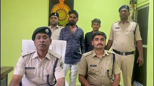 Two accused of robbing 25 thousand and caught the delinquent boy by