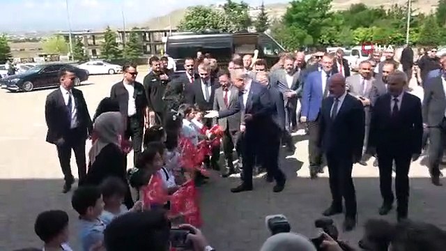 Hulusi Akar a donné des conseils aux étudiants, 340 000 étudiants ont reçu des bulletins