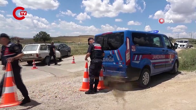 Sollama yaptı, karşıdan gelen araçla kafa kafaya çarpıştı: 4 yaralı