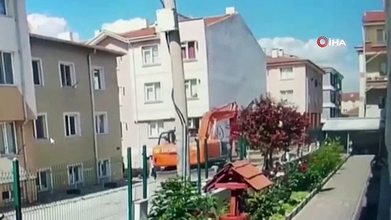 Des images de caméras de sécurité du bâtiment démoli sont apparues