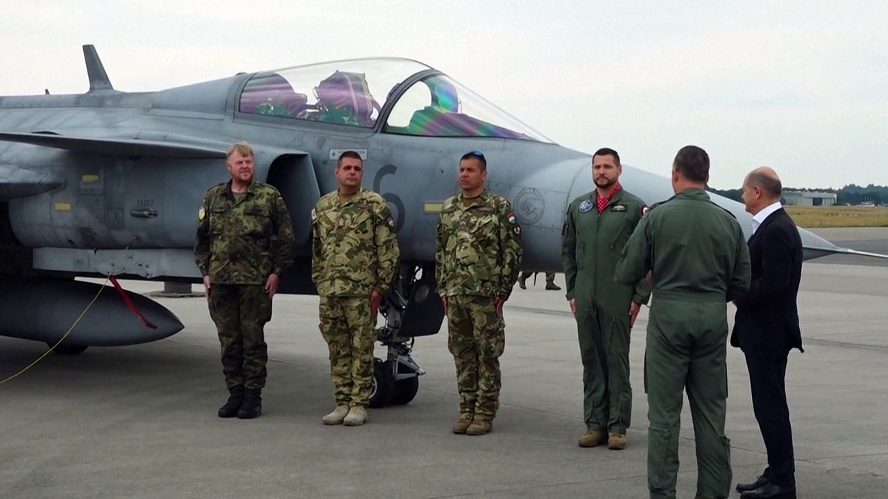 Kanzler im Kampfjet-Cockpit: Scholz besucht Nato-Übung 'Air Defender'