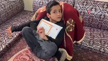 Özel eğitim uygulama öğrencisine öğretmenlerinden evde karne sürprizi