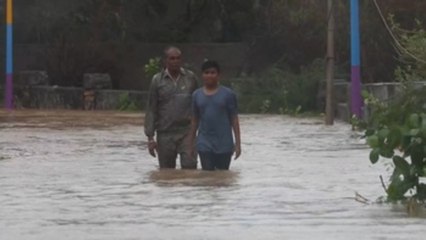El ciclón Biparjoy se debilita a su paso por la India dejando al menos dos muertos
