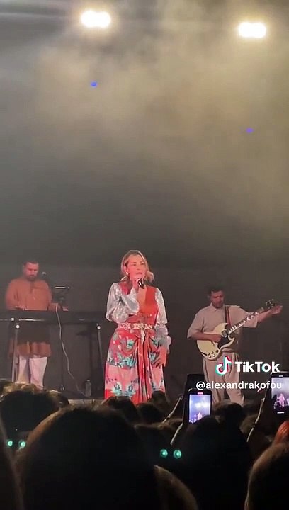 Μποφίλιου: Κανονικά στη συναυλία της παρά το τρ...