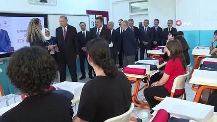 Le président Erdoğan a assisté à la cérémonie de distribution des bulletins scolaires au lycée Haydarpaşa