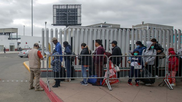 “Mientras no haya oportunidades en los países de origen la gente va a seguir moviéndose y buscando llegar a EE.UU.”: Lucas Gomez