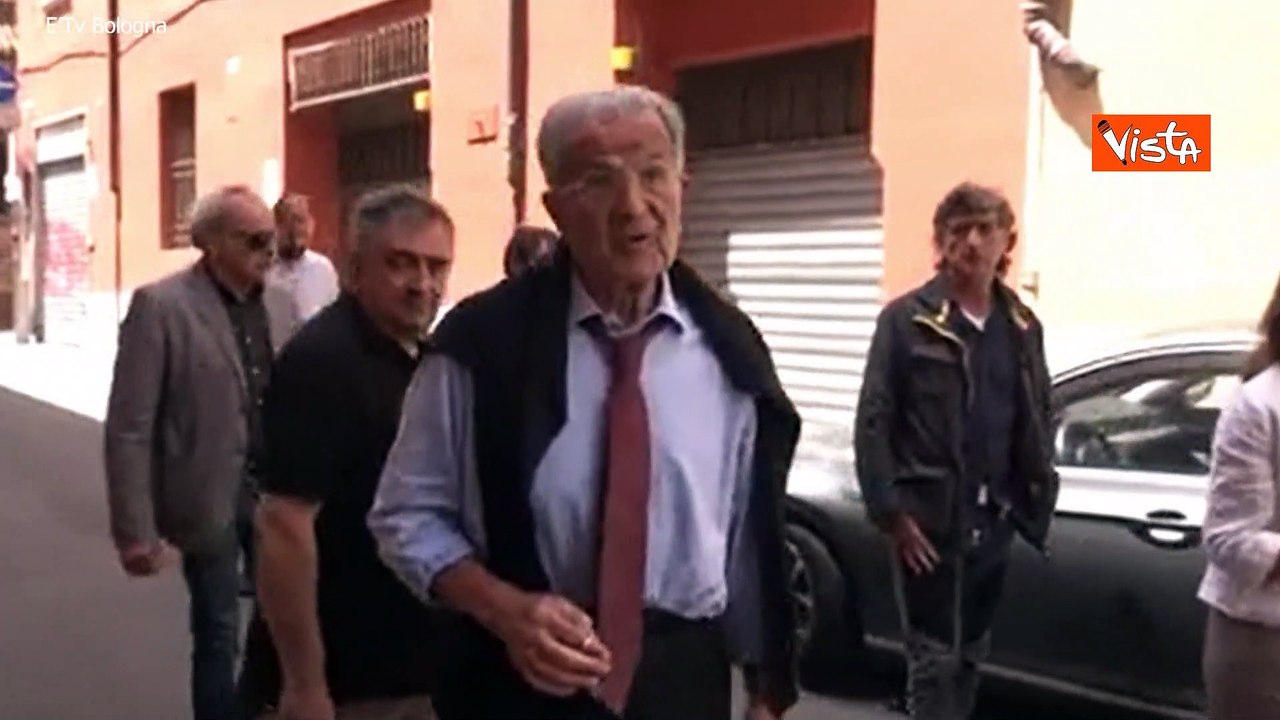Morte moglie Prodi, il professore ringrazia i g...