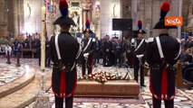 Le lacrime di Marta Fascina al funerale di Berlusconi