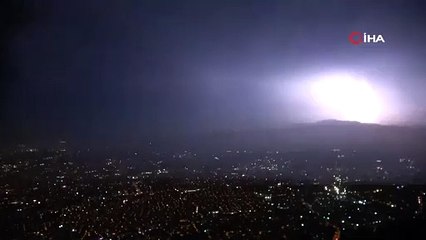 Bursa'da şimşekler görsel şölen oluşturdu