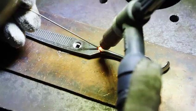 Delicate process of making hairdressing scissors_ master of handmade scissors in Korea
