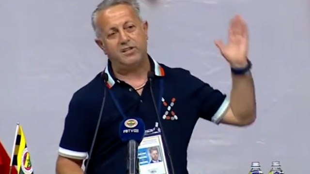 Kongre Üyesi: Cumhurbaşkanı GS'yi tebrik etmiş siyasete girmiyor diye. Ben ona şimdi soruyorum Trabzonspor şampiyon olurken senin bakanların protokolde değil de neden tribündeydi ? Fenerbahçe'ye en büyük zararı Recep Tayyip Erdoğan verdi. İsterseniz ben