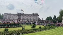 La parade aérienne du 