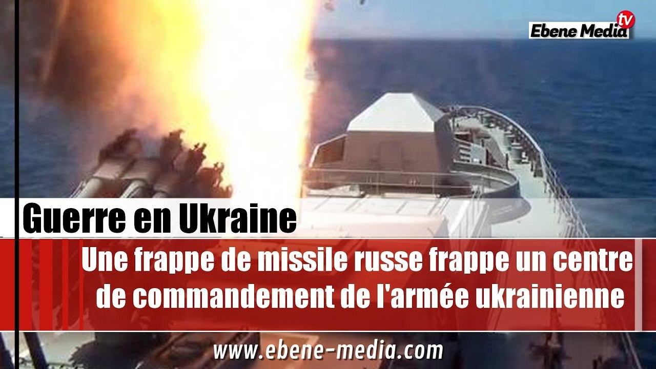 Une frappe de missile russe frappe un centre de...