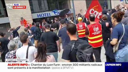 Descargar video: Des heurts ont eu lieu cet après-midi durant la séance de dédicaces d'Éric Zemmour à Brest. Plusieurs dizaines de manifestants sont rentrés dans le lieu de l'événement