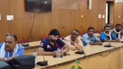 मंडला: योजना भवन में प्रेस वार्ता का हुआ आयोजन, जनजातीय परिषद के लोग हुए शामिल