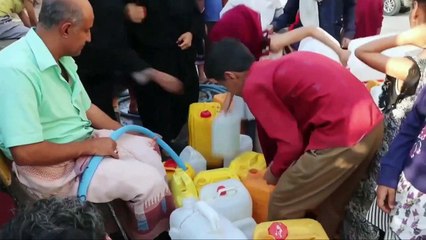 أطفال في اليمن يهتمون بتأمين المياه بدلًا من الذهاب إلى المدرسة