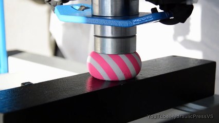 Hydraulic Press and The Plastic Ball!