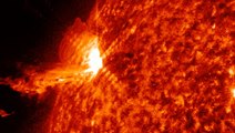 Sun Blasts X1-Class Solar Flare! See Spacecraft Footage In 4K
