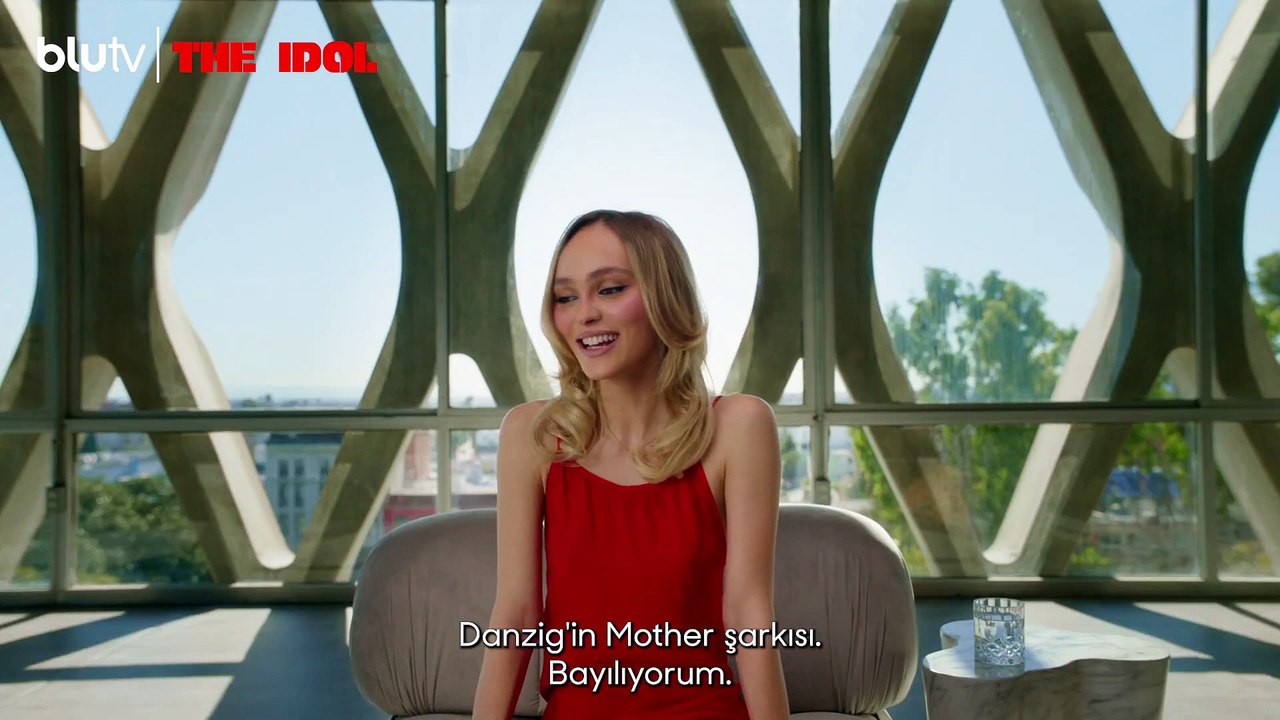 The Idol  Soru - Cevap Lily-Rose Depp